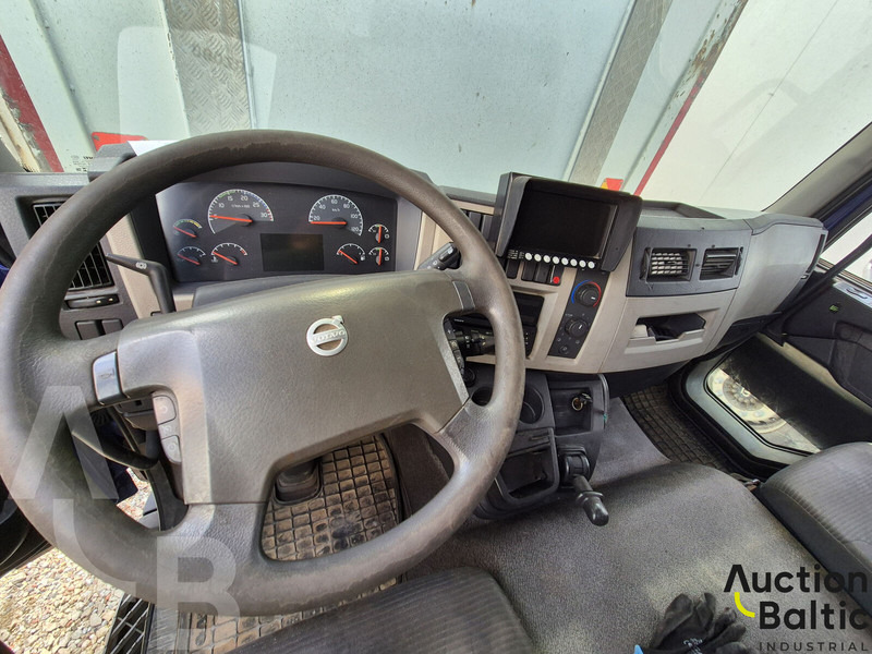 Volvo FL240 - Truk box: gambar 5 Volvo FL240 - Truk box: gambar 5
