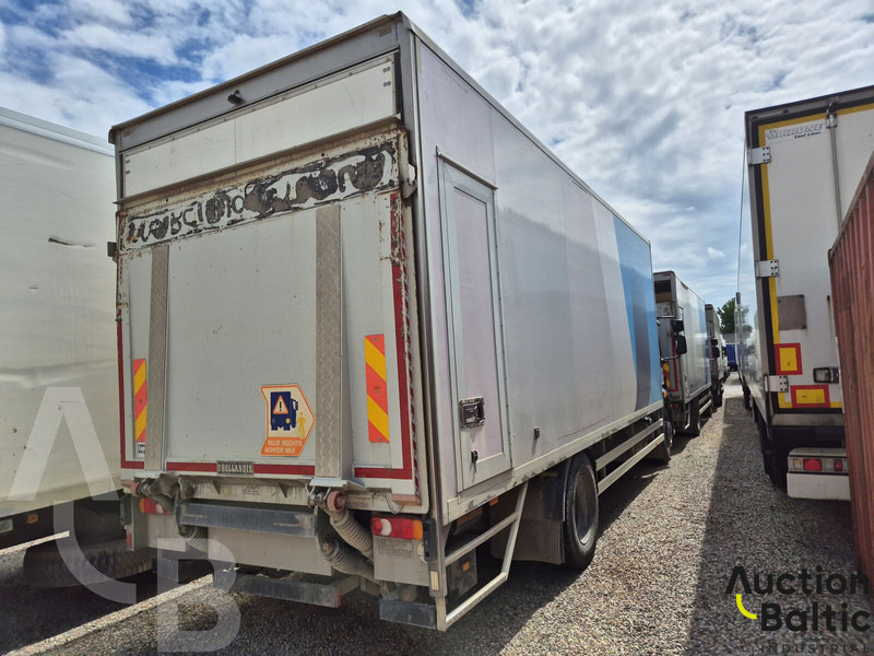 Volvo FL240 - Truk box: gambar 3 Volvo FL240 - Truk box: gambar 3