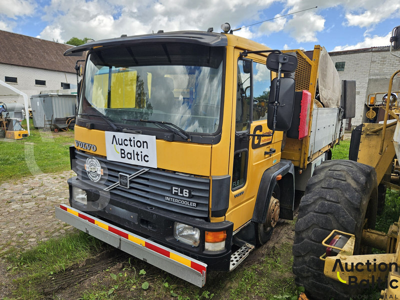 Volvo FL612 - Truk flatbed: gambar 1 Volvo FL612 - Truk flatbed: gambar 1