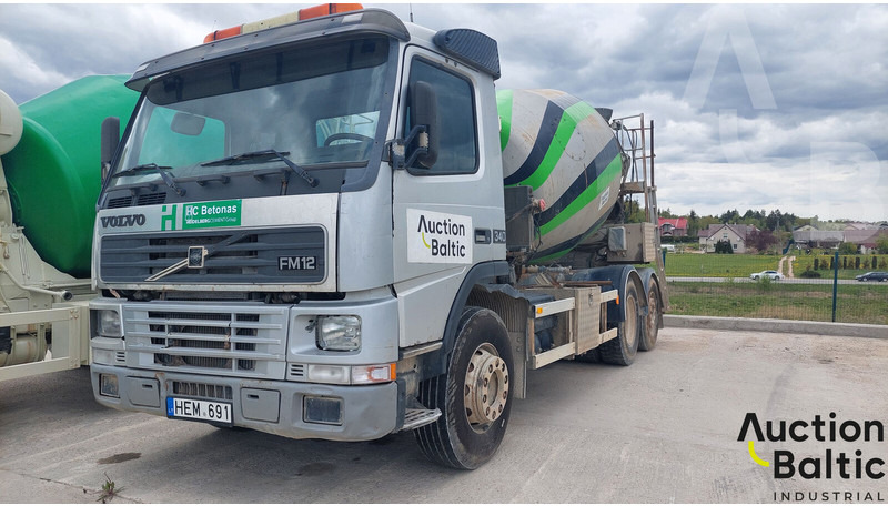 Volvo FM12 - Truk pengaduk beton: gambar 1 Volvo FM12 - Truk pengaduk beton: gambar 1