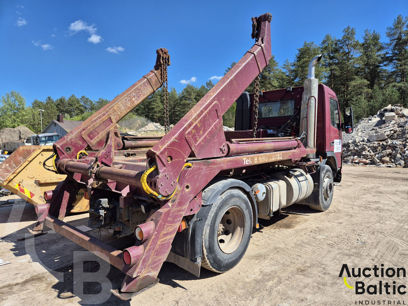 Volvo FM12 - Truk skip loader: gambar 3 Volvo FM12 - Truk skip loader: gambar 3