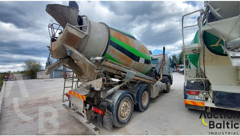 Volvo FM12 - Truk pengaduk beton: gambar 4 Volvo FM12 - Truk pengaduk beton: gambar 4