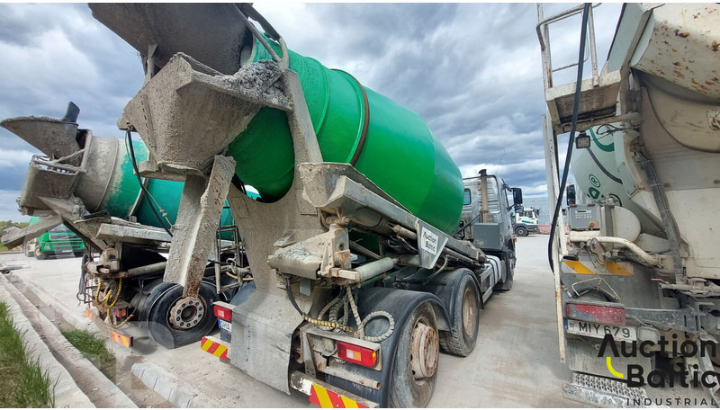 Volvo FM9 - Truk pengaduk beton: gambar 3 Volvo FM9 - Truk pengaduk beton: gambar 3