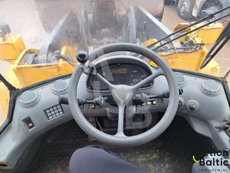 Wheel loader Volvo L 180 E: gambar 6