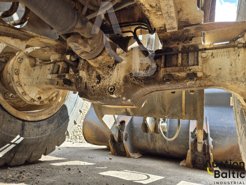 Wheel loader Volvo L 90: gambar 11 Wheel loader Volvo L 90: gambar 11