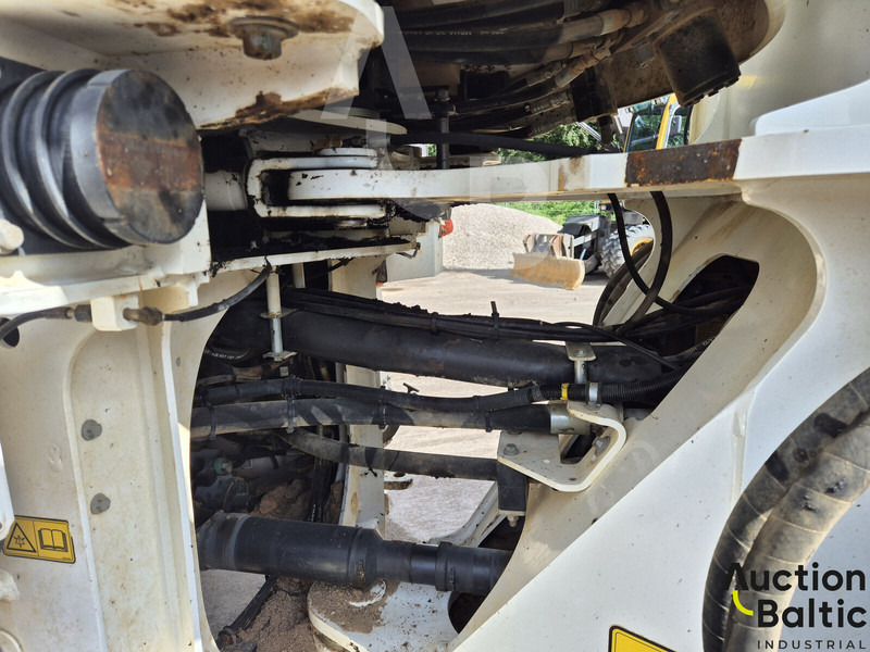 Wheel loader Volvo L 90: gambar 6 Wheel loader Volvo L 90: gambar 6