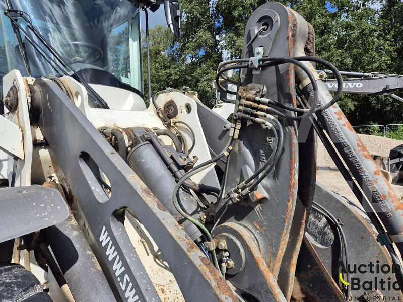 Wheel loader Volvo L 90: gambar 8 Wheel loader Volvo L 90: gambar 8