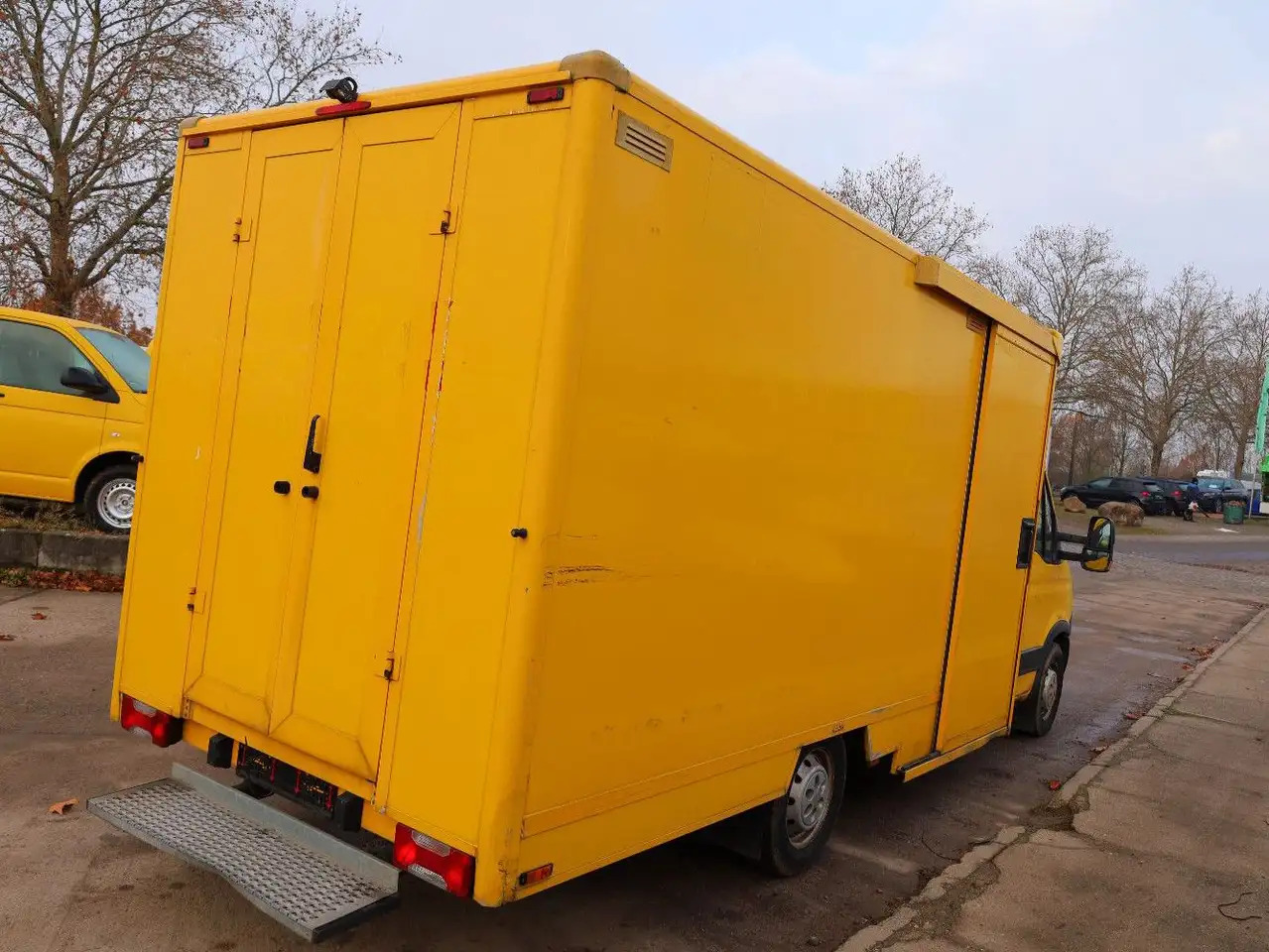 Iveco Daily/ Regalsystem/Luftfeder/1. Hand - Van box: gambar 4 Iveco Daily/ Regalsystem/Luftfeder/1. Hand - Van box: gambar 4