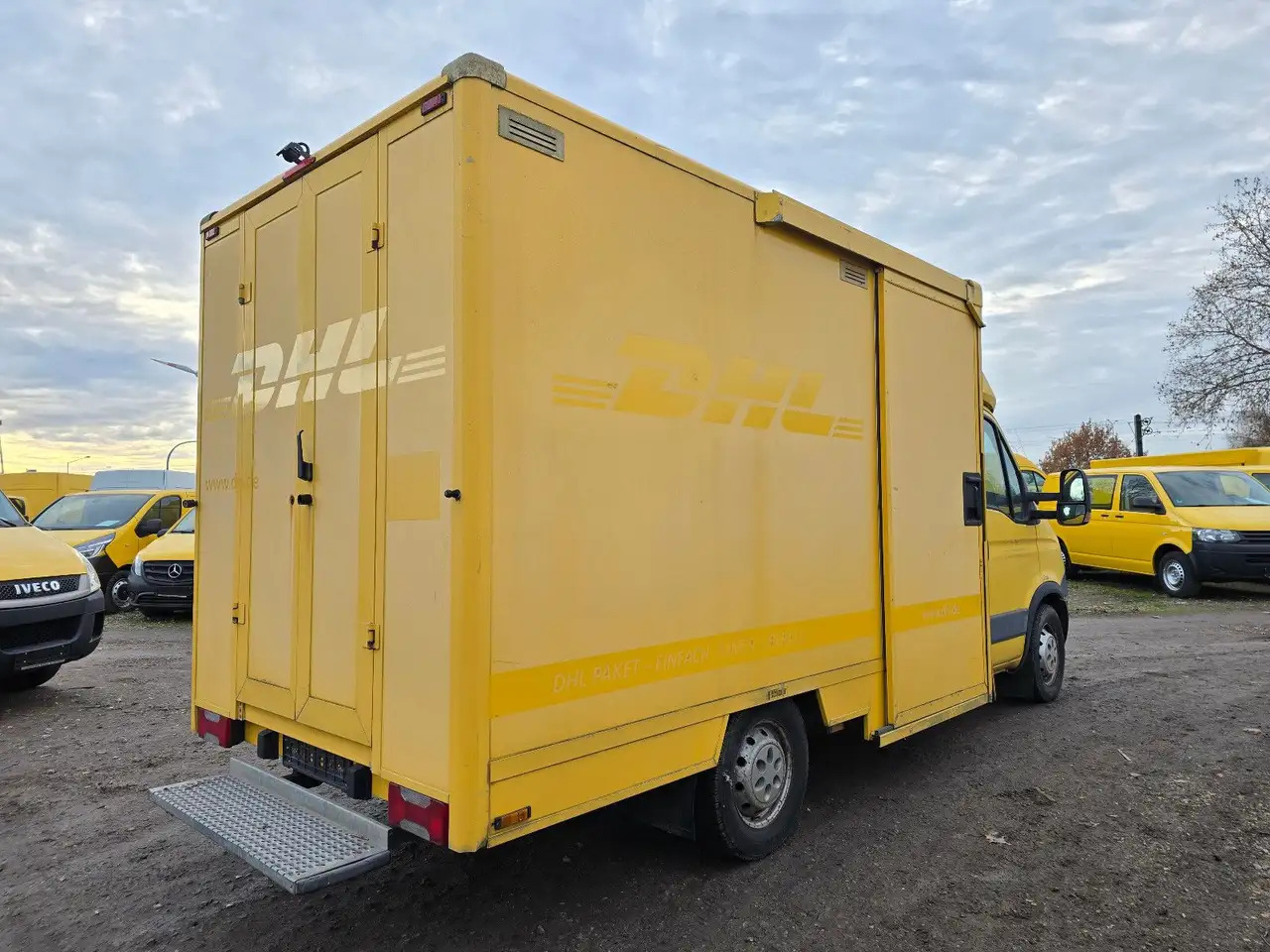 Iveco Daily/ Regalsystem/Luftfeder/KURZ/1. Hand - Van box: gambar 4 Iveco Daily/ Regalsystem/Luftfeder/KURZ/1. Hand - Van box: gambar 4