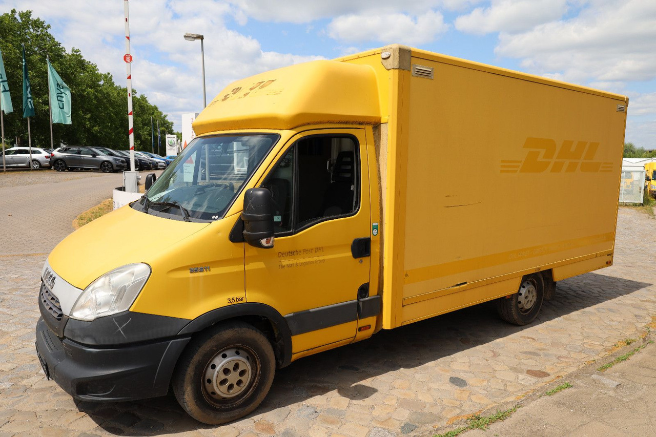 Iveco IS35SI2AA Daily/ Regalsystem/Luftfeder - Van box: gambar 2 Iveco IS35SI2AA Daily/ Regalsystem/Luftfeder - Van box: gambar 2