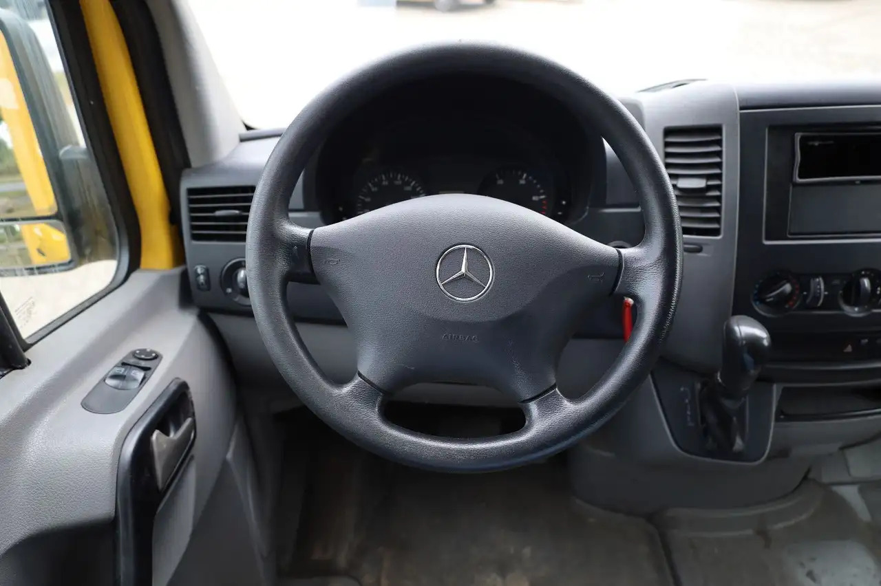 Mercedes-Benz Sprinter II Pritsche/ Koffer/Regalsystem - Van box: gambar 5 Mercedes-Benz Sprinter II Pritsche/ Koffer/Regalsystem - Van box: gambar 5
