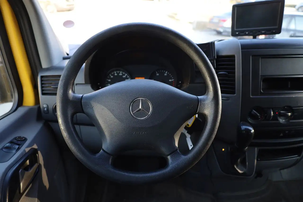 Mercedes-Benz Sprinter II Pritsche/ Koffer/Regalsystem - Van box: gambar 5 Mercedes-Benz Sprinter II Pritsche/ Koffer/Regalsystem - Van box: gambar 5
