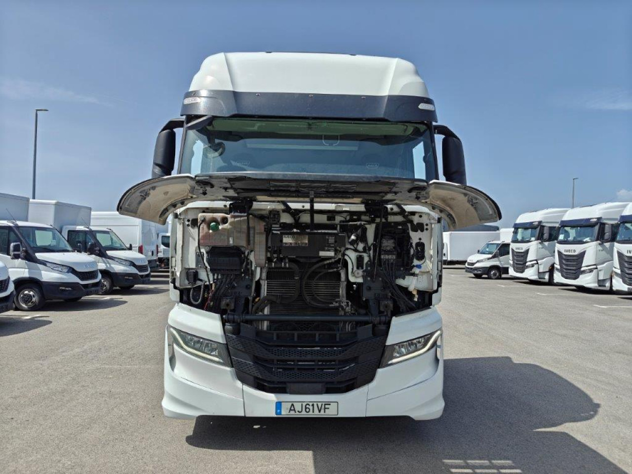 IVECO S-Way AS440S46T/P2LNG Euro6 Intarder Klima - Tractor head: gambar 2 IVECO S-Way AS440S46T/P2LNG Euro6 Intarder Klima - Tractor head: gambar 2
