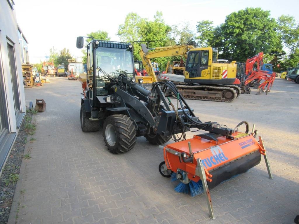 GiANT V452T X-Tra HD Kehrmaschine/Streuer - Wheel loader: gambar 2 GiANT V452T X-Tra HD Kehrmaschine/Streuer - Wheel loader: gambar 2