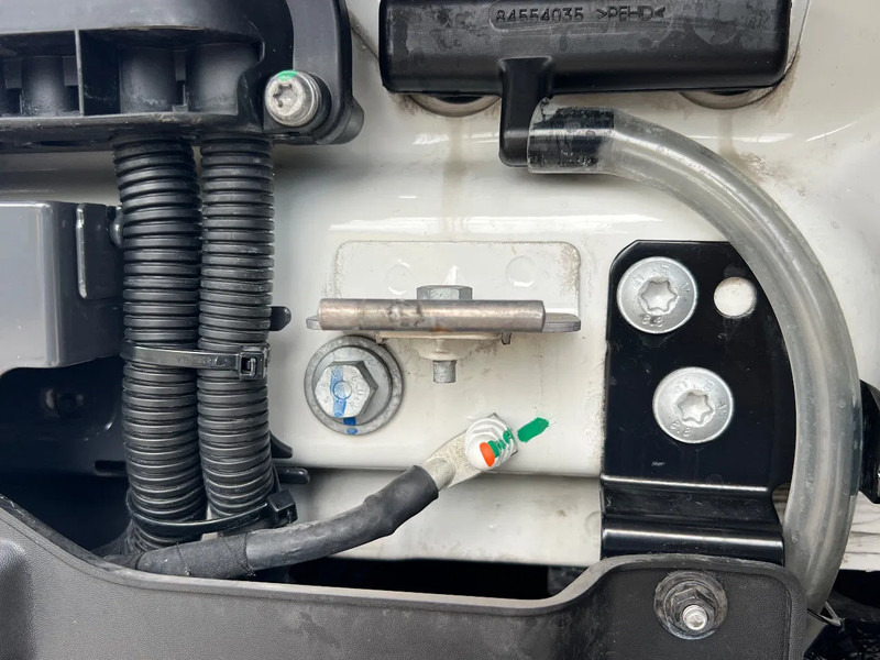 Renault T480 2023 model***T480 330.000km 2 x dieseltanks*** - Tractor head: gambar 3 Renault T480 2023 model***T480 330.000km 2 x dieseltanks*** - Tractor head: gambar 3