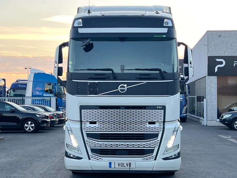 Volvo FH 500 2023**Park cool**FH500 2023 486.000km** - Tractor head: gambar 1 Volvo FH 500 2023**Park cool**FH500 2023 486.000km** - Tractor head: gambar 1