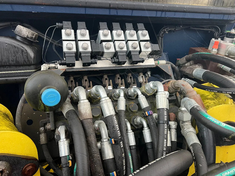 Bulldozer Volvo BM6300: gambar 16