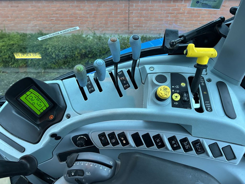 Traktor New Holland New Holland T7.215S: gambar 18 Traktor New Holland New Holland T7.215S: gambar 18