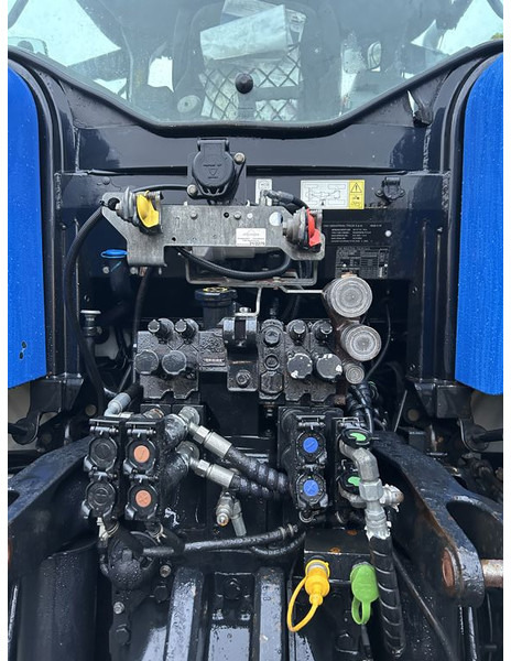 Traktor New Holland New Holland T7.215S: gambar 8 Traktor New Holland New Holland T7.215S: gambar 8