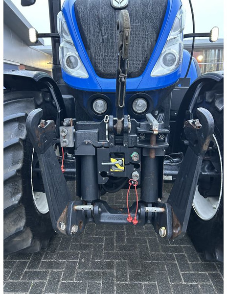 Traktor New Holland New Holland T7.215S: gambar 13 Traktor New Holland New Holland T7.215S: gambar 13