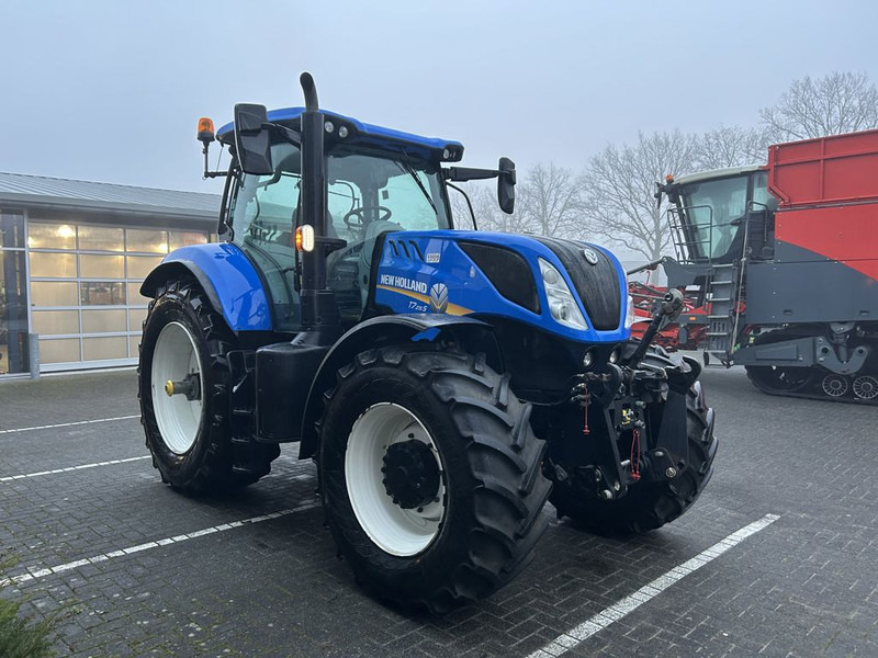Traktor New Holland New Holland T7.215S: gambar 11 Traktor New Holland New Holland T7.215S: gambar 11