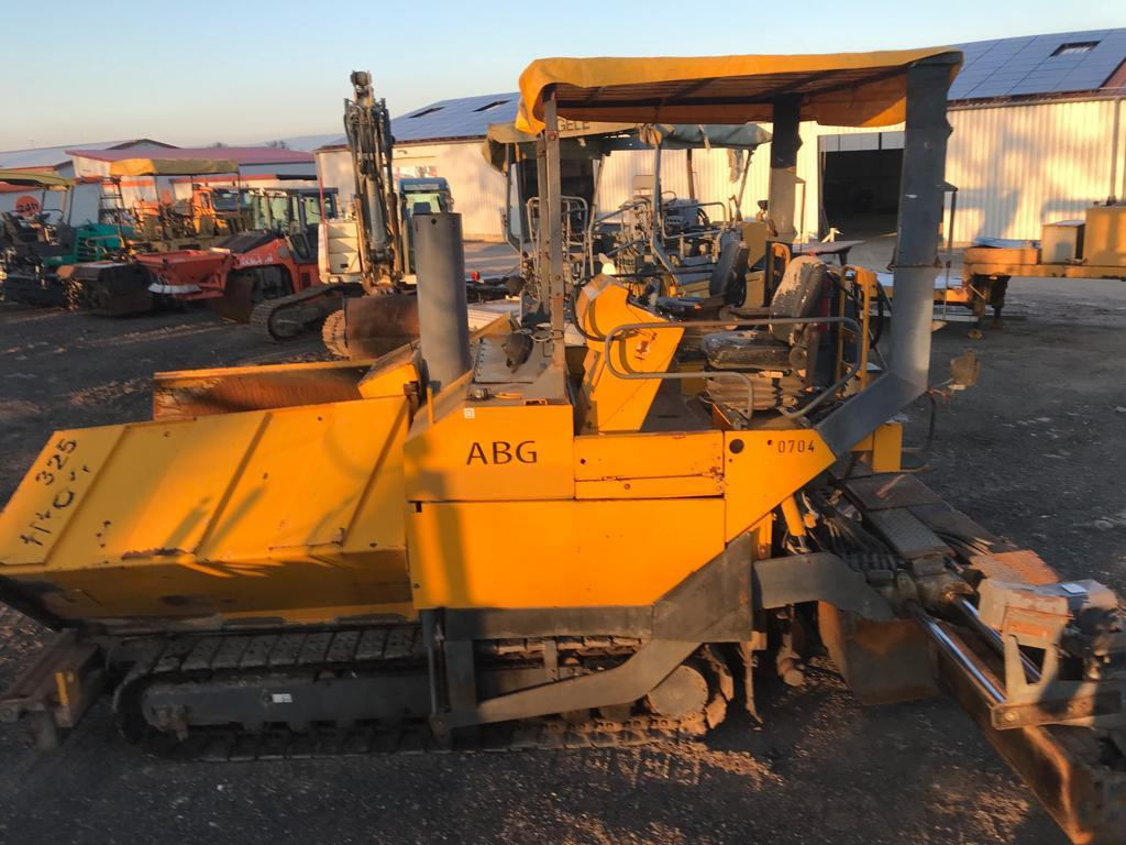 ABG TITAN 325 and runs and runs - Paver aspal: gambar 3 ABG TITAN 325 and runs and runs - Paver aspal: gambar 3