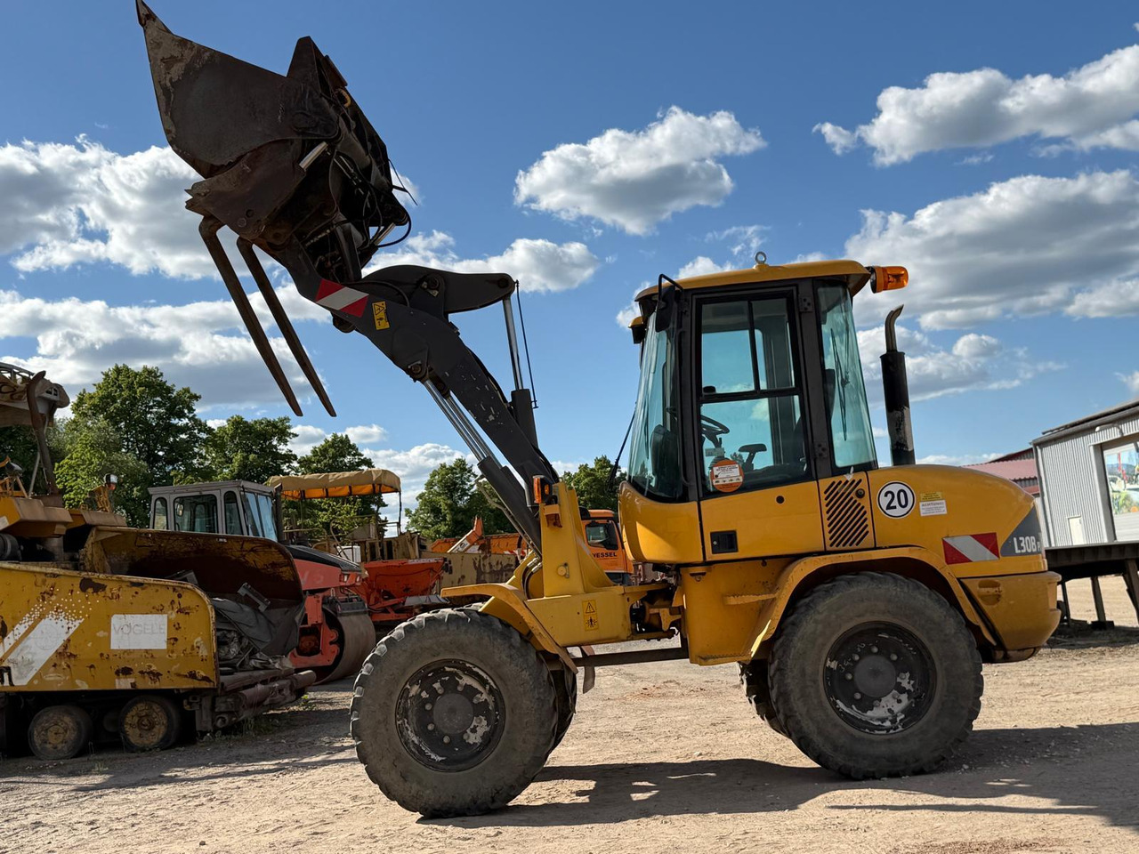 Volvo L 30 B-Z/K incl. 3-1shovel and fork - Wheel loader: gambar 4 Volvo L 30 B-Z/K incl. 3-1shovel and fork - Wheel loader: gambar 4