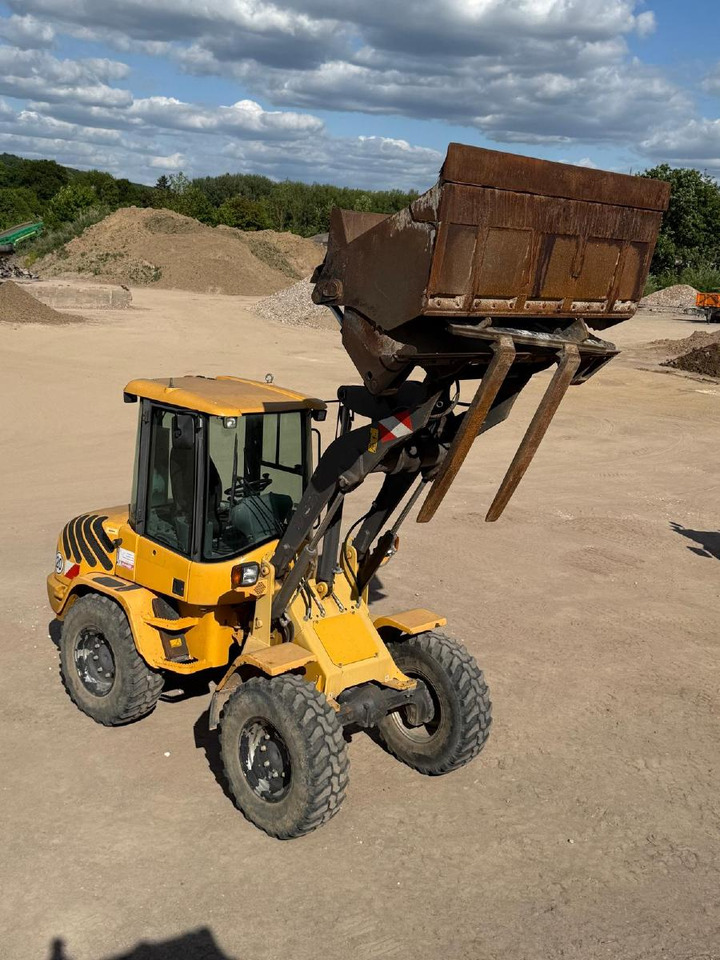 Volvo L 30 B-Z/K incl. 3-1shovel and fork - Wheel loader: gambar 2 Volvo L 30 B-Z/K incl. 3-1shovel and fork - Wheel loader: gambar 2