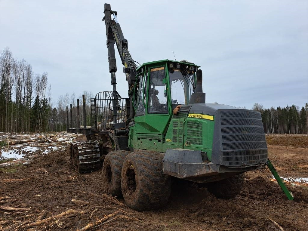 John Deere 1210 G - Forwarder: gambar 2 John Deere 1210 G - Forwarder: gambar 2