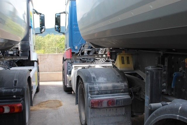 Tractor head Mercedes-Benz Actros 4 2-Achser BM 963 1846 OM470 4x2 SZM: gambar 8