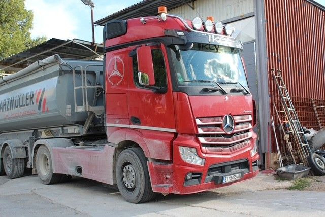Mercedes-Benz Actros 4 2-Achser BM 963 1848 OM471 4x2 SZM - Tractor head: gambar 1 Mercedes-Benz Actros 4 2-Achser BM 963 1848 OM471 4x2 SZM - Tractor head: gambar 1