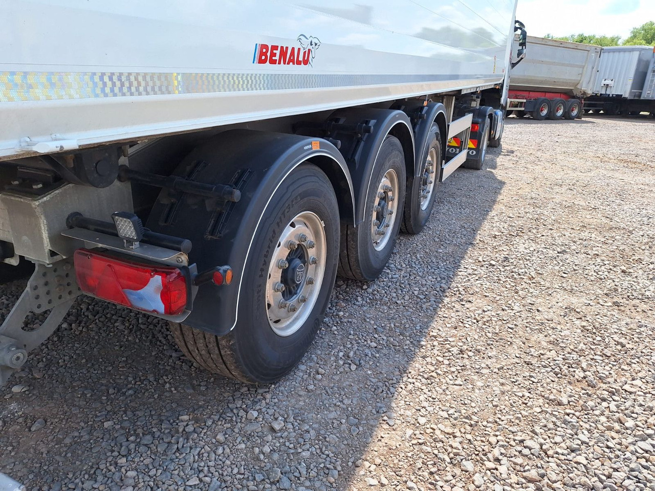Benalu Bulkliner S 95 50m³ Kombiklappe - Semi-trailer jungkit: gambar 4 Benalu Bulkliner S 95 50m³ Kombiklappe - Semi-trailer jungkit: gambar 4