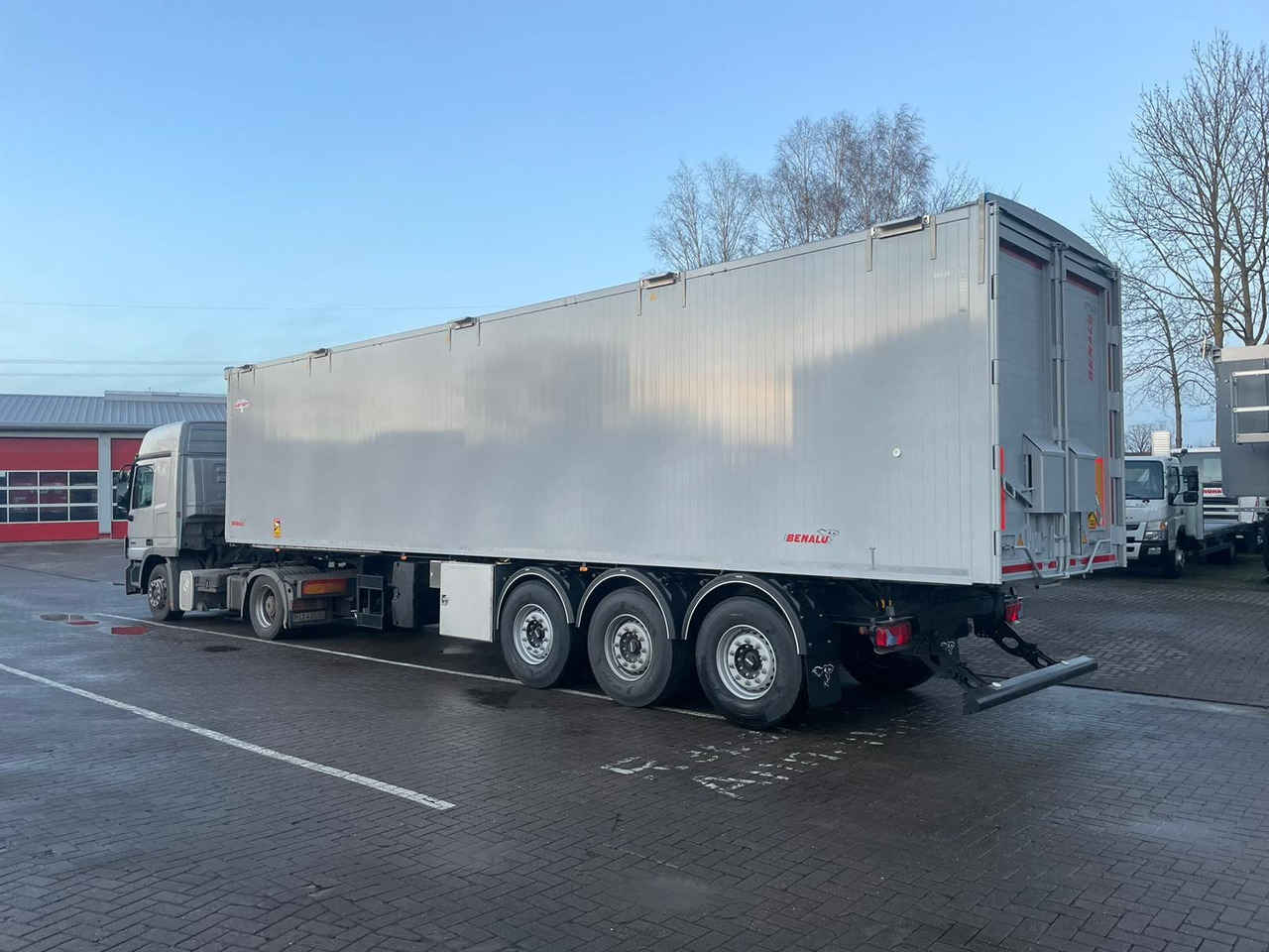 Benalu Optiliner Twin-Liner 68 m³ Kombi fest/flüssig - Semi-trailer jungkit: gambar 3 Benalu Optiliner Twin-Liner 68 m³ Kombi fest/flüssig - Semi-trailer jungkit: gambar 3