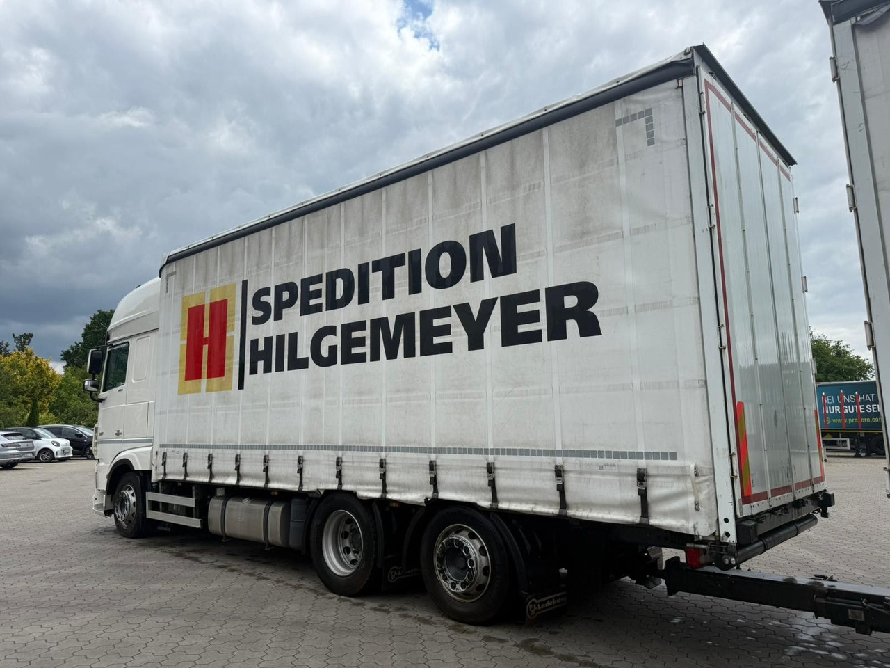 DAF XF 480 FAN LowDeck 6x2 Jumbo Inklusive Anhänger - Truk dengan terpal samping, Trailer dengan terpal samping: gambar 5 DAF XF 480 FAN LowDeck 6x2 Jumbo Inklusive Anhänger - Truk dengan terpal samping, Trailer dengan terpal samping: gambar 5