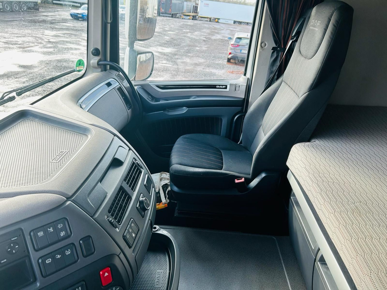 Truk dengan terpal samping DAF XF 480 FAN LowDeck 6x2 Jumbo Inklusive Anhänger: gambar 13