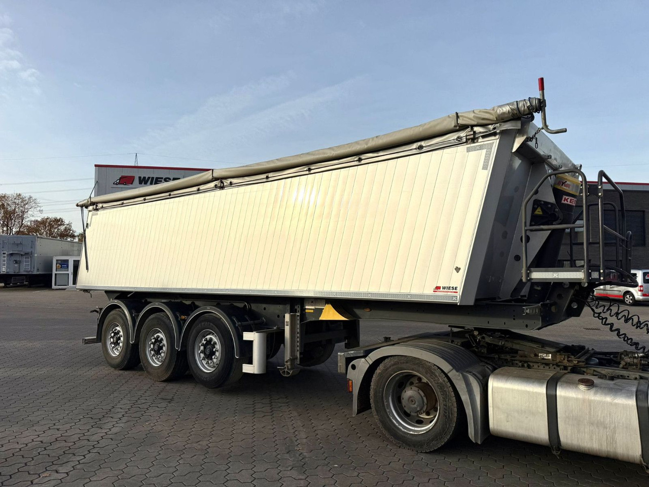 Kässbohrer K.SKA Aluminium Kipper 30m³ Top Zustand - Semi-trailer jungkit: gambar 1 Kässbohrer K.SKA Aluminium Kipper 30m³ Top Zustand - Semi-trailer jungkit: gambar 1