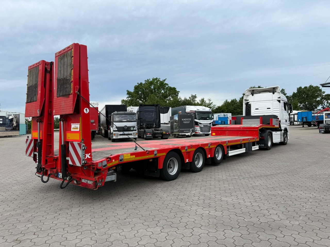 Kässbohrer K.SLS ECO Tieflader mit hydraulischen Rampen - Semi-trailer low bed: gambar 2 Kässbohrer K.SLS ECO Tieflader mit hydraulischen Rampen - Semi-trailer low bed: gambar 2