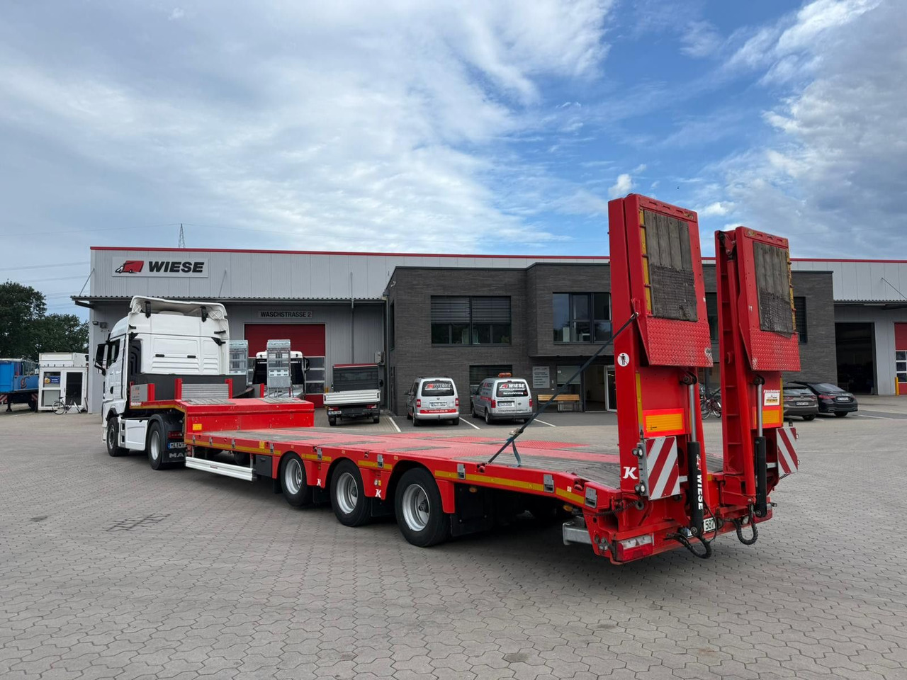 Kässbohrer K.SLS ECO Tieflader mit hydraulischen Rampen - Semi-trailer low bed: gambar 1 Kässbohrer K.SLS ECO Tieflader mit hydraulischen Rampen - Semi-trailer low bed: gambar 1