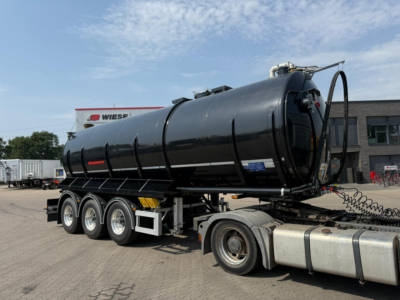 Kässbohrer K.STN L 30 Edelstahl Tanker Gülle Naturabfall - Semi-trailer tangki: gambar 3 Kässbohrer K.STN L 30 Edelstahl Tanker Gülle Naturabfall - Semi-trailer tangki: gambar 3