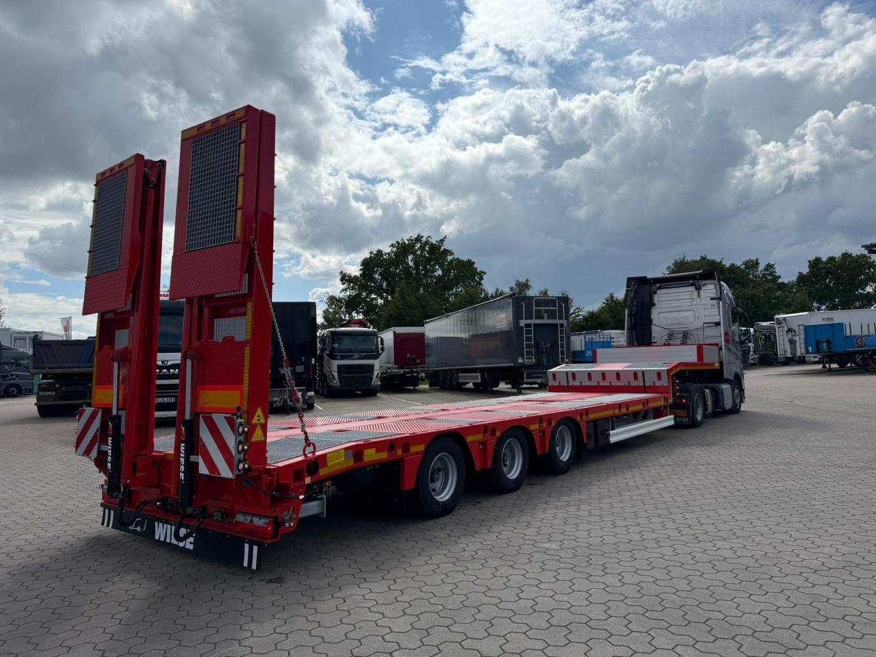 Kässbohrer SLS.HS Tieflader mit hydr. Schwanenhals Kässbohrer SLS.HS Tieflader mit hydr. Schwanenhals - Semi-trailer low bed: gambar 4 Kässbohrer SLS.HS Tieflader mit hydr. Schwanenhals Kässbohrer SLS.HS Tieflader mit hydr. Schwanenhals - Semi-trailer low bed: gambar 4