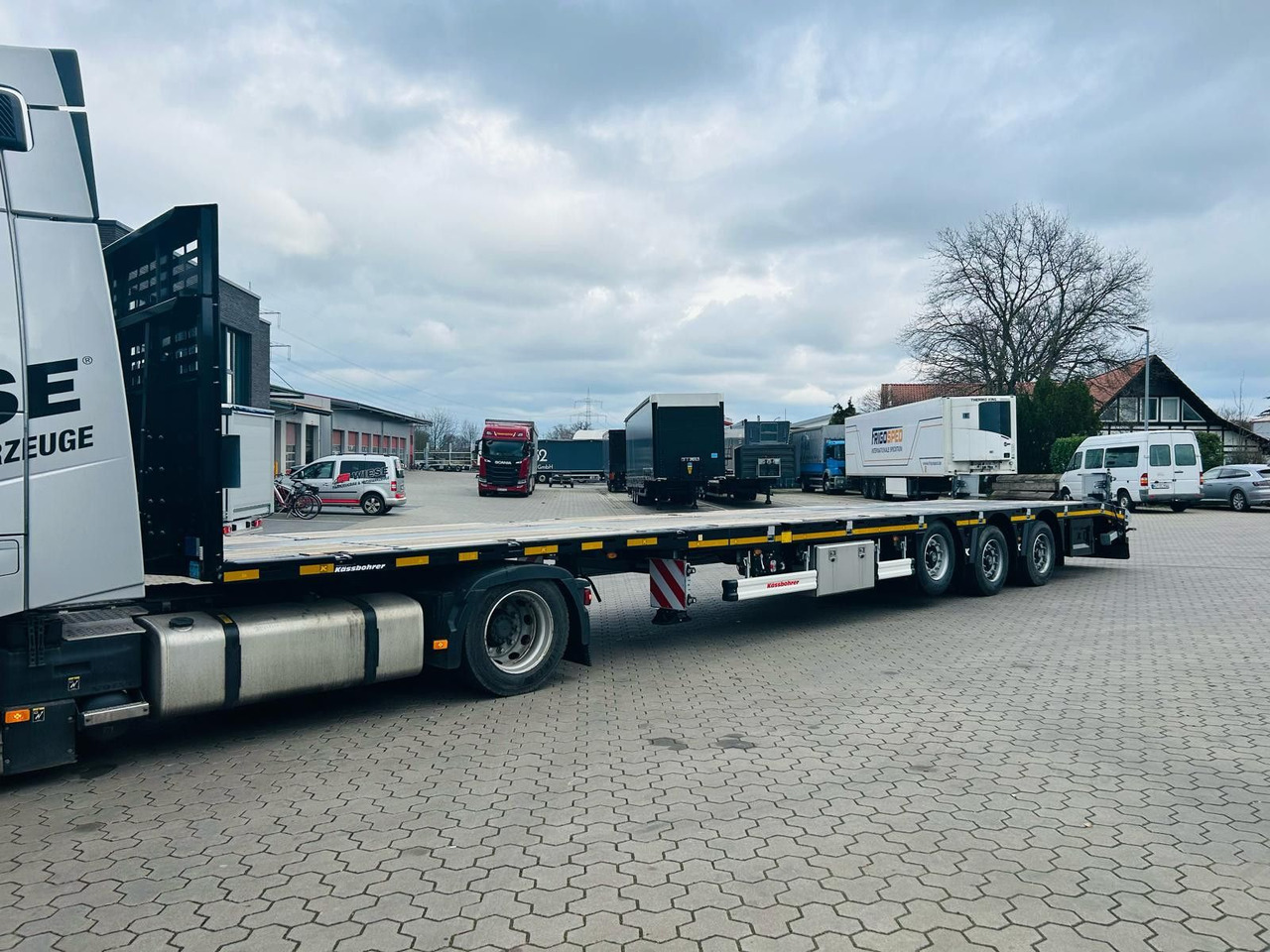 Kässbohrer SPS Mega Schwerlast Plattform Lenkachse - Semi-trailer flatbed: gambar 3 Kässbohrer SPS Mega Schwerlast Plattform Lenkachse - Semi-trailer flatbed: gambar 3