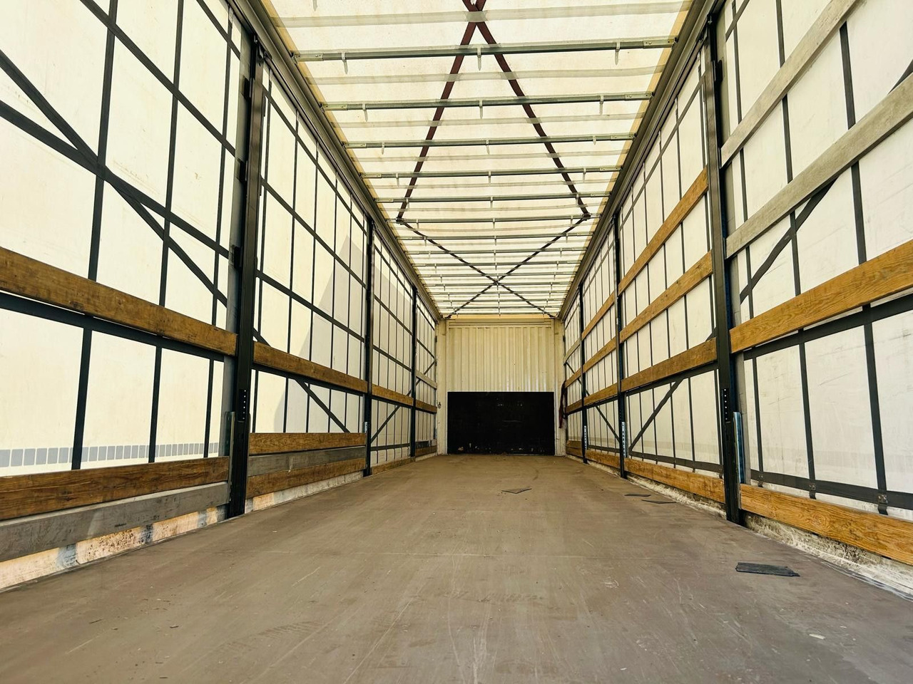 Kässbohrer Schiebeplanen Auflieger - Semi-trailer dengan terpal samping: gambar 5 Kässbohrer Schiebeplanen Auflieger - Semi-trailer dengan terpal samping: gambar 5