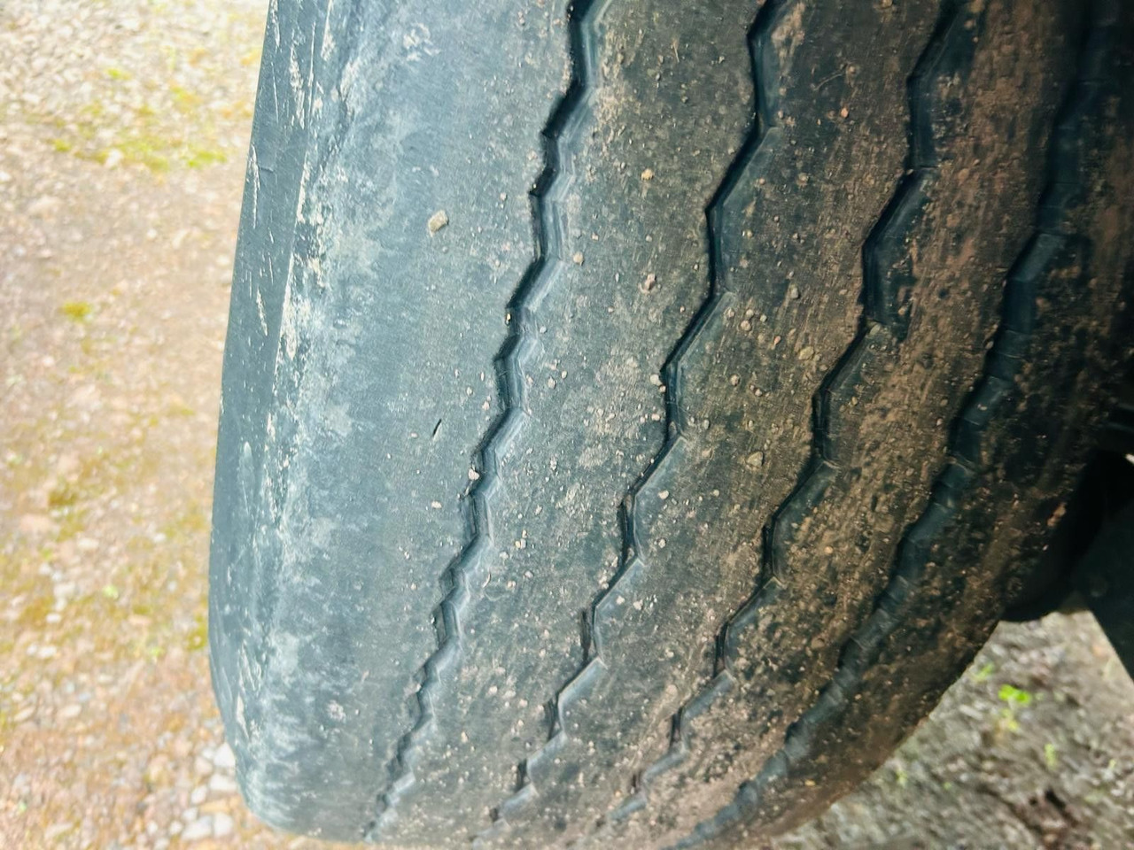 Semi-trailer dengan terpal samping Kässbohrer Schiebeplanen Auflieger: gambar 12