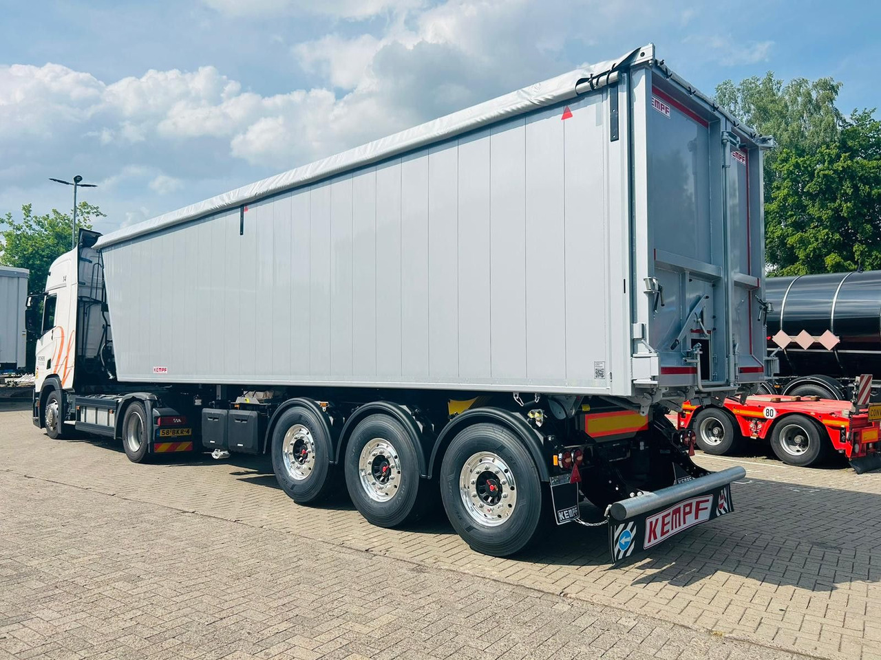 Kempf SKM 36/3 AK 3-Achs Alu Sattelkipper 50m³ - Semi-trailer jungkit: gambar 3 Kempf SKM 36/3 AK 3-Achs Alu Sattelkipper 50m³ - Semi-trailer jungkit: gambar 3