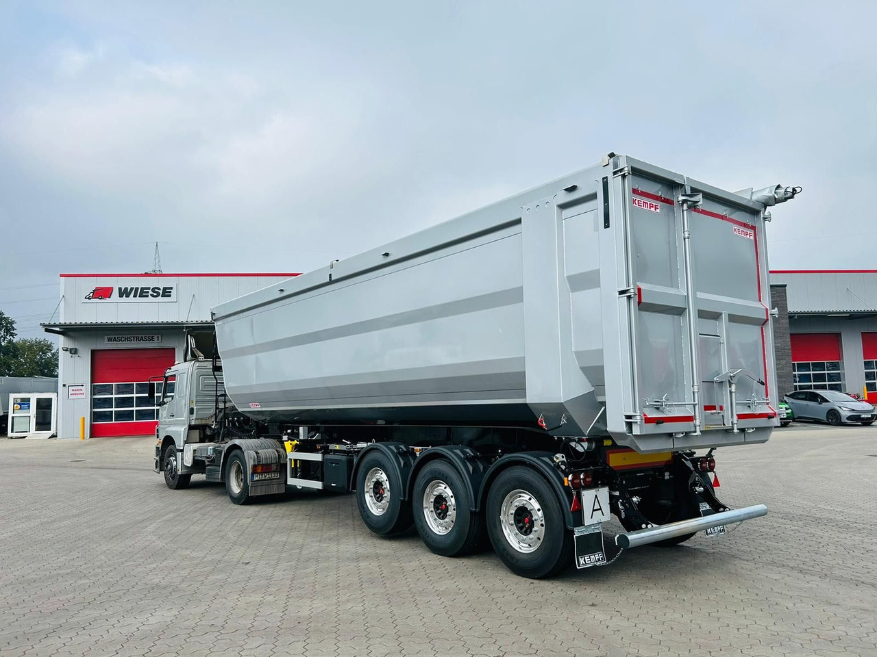 Kempf SKM 36/3 SR-Membran Stahl Halbrundmulde 50m³ - Semi-trailer jungkit: gambar 1 Kempf SKM 36/3 SR-Membran Stahl Halbrundmulde 50m³ - Semi-trailer jungkit: gambar 1