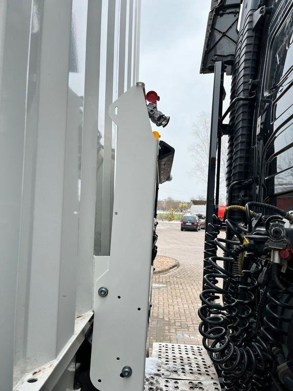 Semi-trailer kotak tertutup Krone SDK 27 Koffer Auflieger: gambar 7 Semi-trailer kotak tertutup Krone SDK 27 Koffer Auflieger: gambar 7