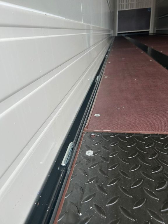 Semi-trailer kotak tertutup Krone SDK 27 Koffer Auflieger: gambar 6 Semi-trailer kotak tertutup Krone SDK 27 Koffer Auflieger: gambar 6