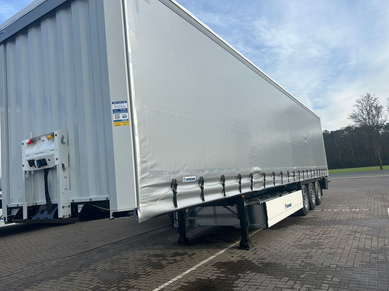 Krone SDP 27 - 5 Stück sofort verfügbar! - Semi-trailer dengan terpal samping: gambar 3 Krone SDP 27 - 5 Stück sofort verfügbar! - Semi-trailer dengan terpal samping: gambar 3