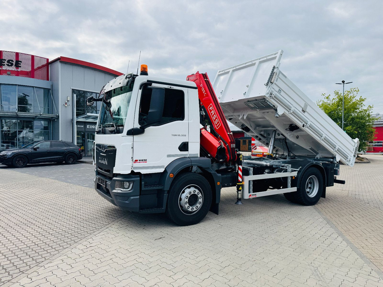 Truk jungkit, Truk derek MAN 18.320 4x2 mit Fassi Ladekran Sofort Verfügbar: gambar 1