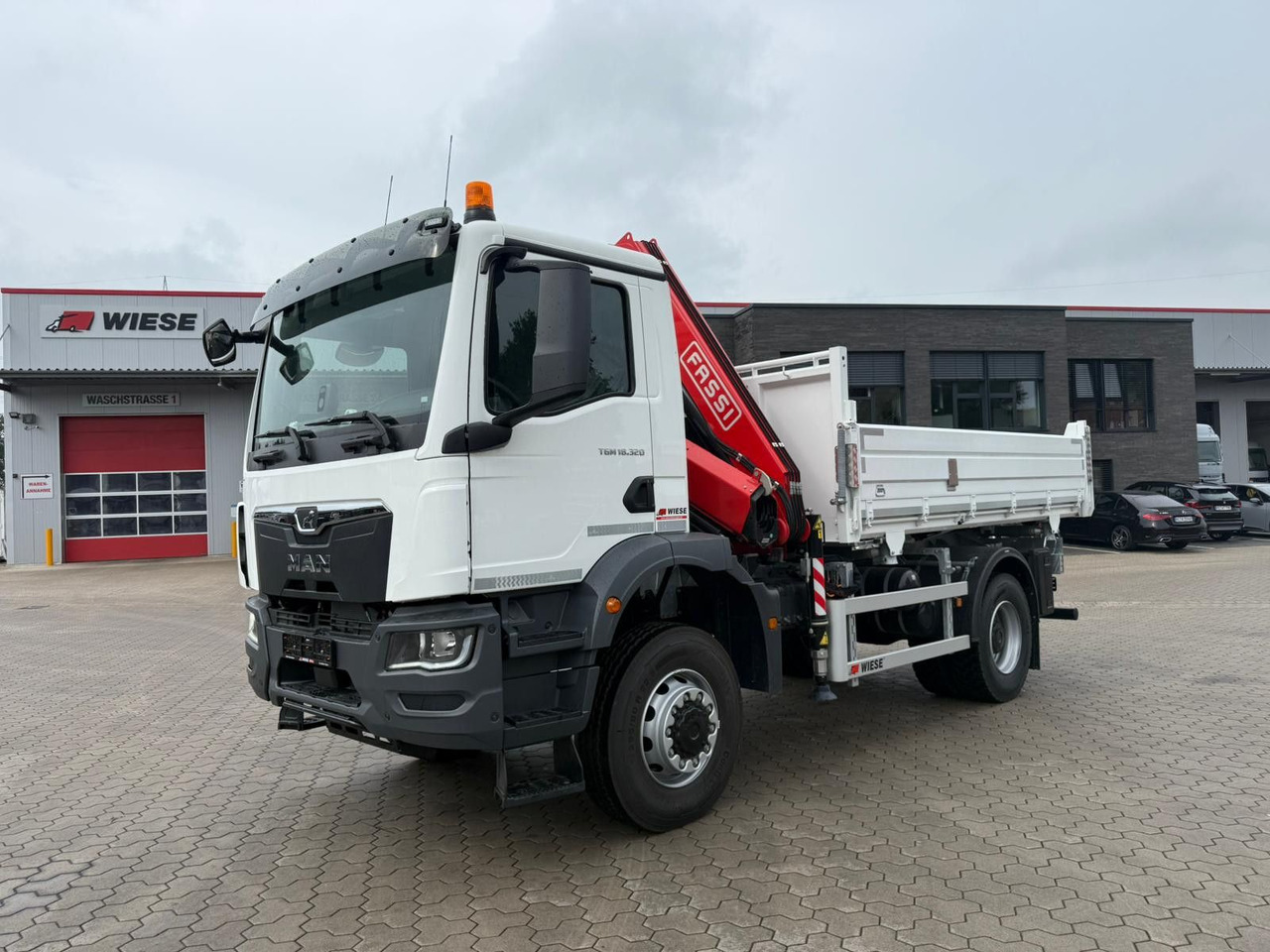 MAN 18.320 4x4 mit Fassi Ladekran Sofort Verfügbar - Truk jungkit, Truk derek: gambar 1 MAN 18.320 4x4 mit Fassi Ladekran Sofort Verfügbar - Truk jungkit, Truk derek: gambar 1